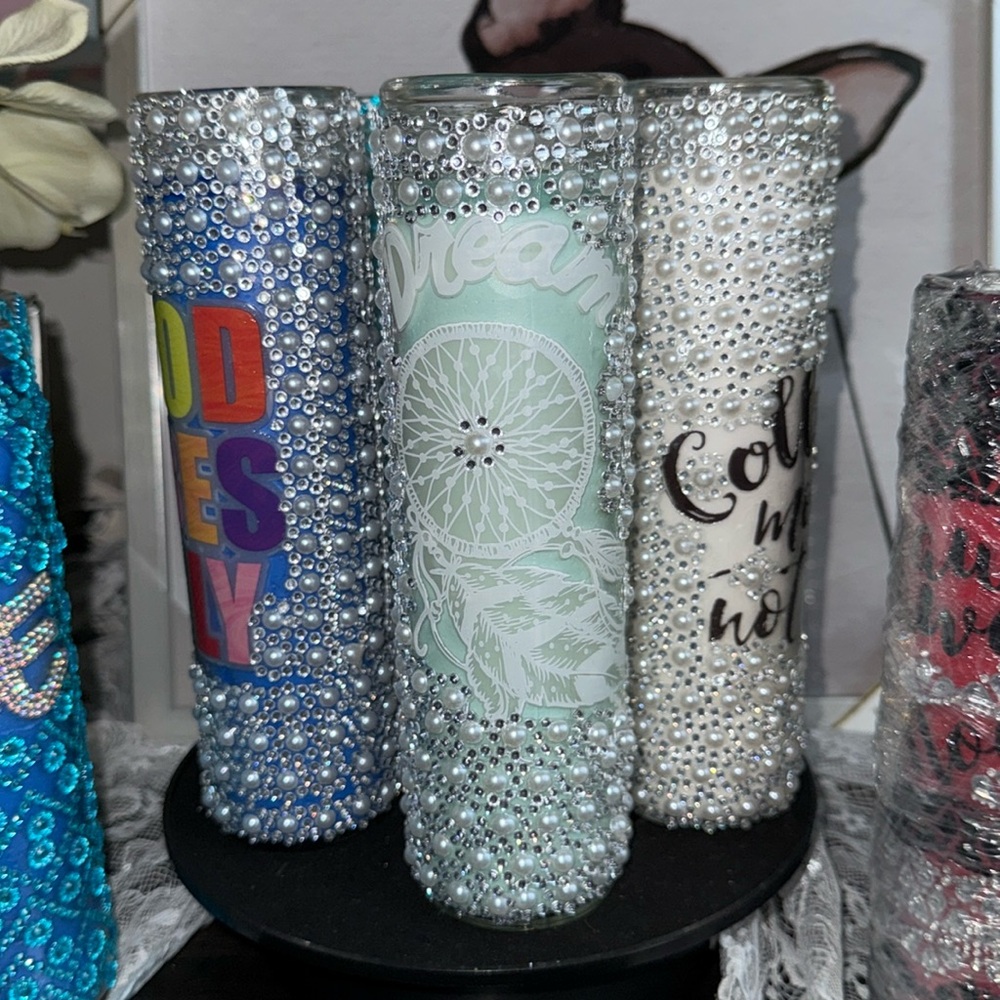 $25 FOR ONE 1️⃣ BEAUTIFUL PERSONALIZED BLINGED OUT HANDMADE CANDLES❤️SAMPLES - Picture 9 of 17